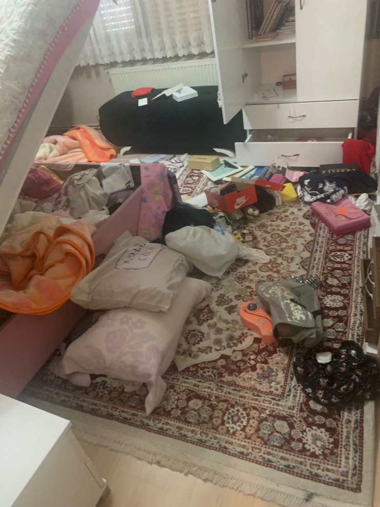 Komşulara 'Nakliyeciyiz' deyip 3 katlı evi 6 günde soydular