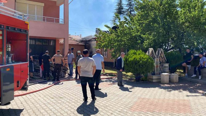 Konya’da müstakil ev yangını! Kullanılamaz hale geldi