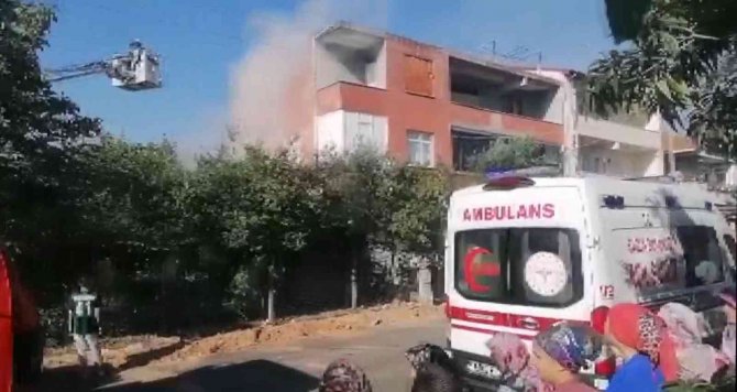 Babaannesine kızan genç evi yaktı