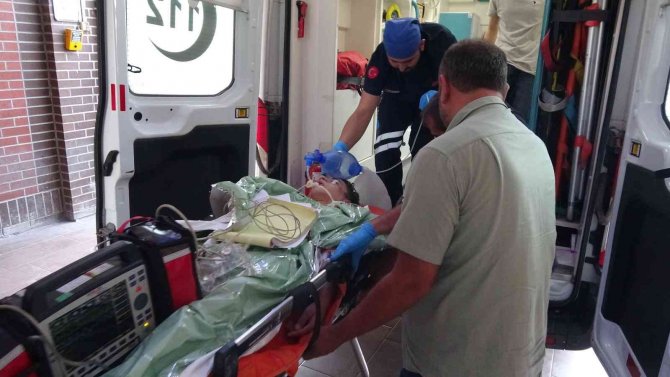 Boğulma tehlikesi geçirdi, masajla kalbi yeniden çalıştırıldı