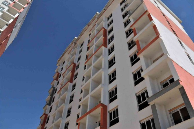 Büyük hayaller ile aldıkları daireleri 11 yıldır tamamlanamadı