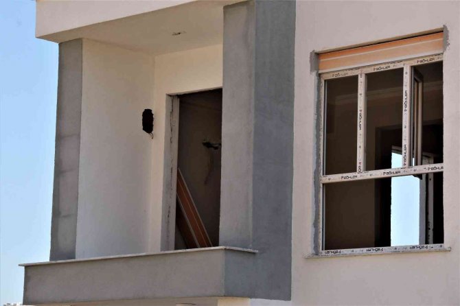 Büyük hayaller ile aldıkları daireleri 11 yıldır tamamlanamadı