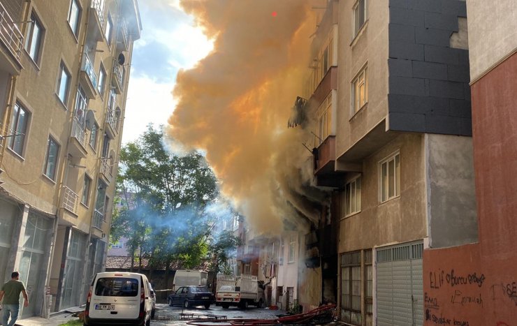 Çorlu’da ikinci el eşya deposunda yangın