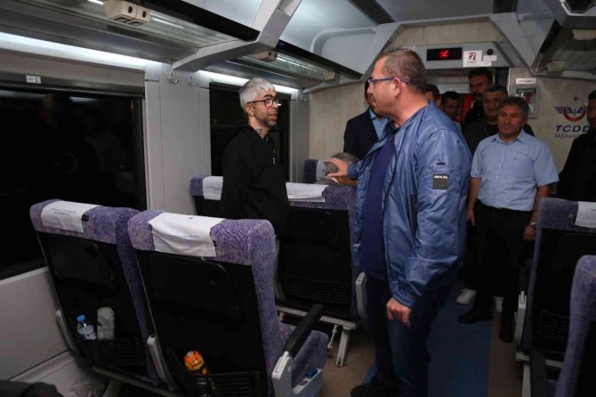 Doğu Ekspresi raydan çıktı, yolcular otobüslerle taşındı