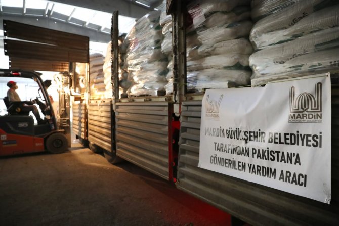 Dost ve kardeş ülke Pakistan’a yardım eli