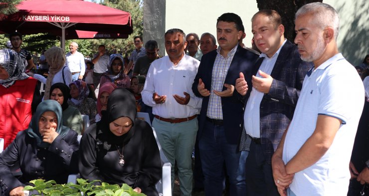 İdlib şehidi uzman çavuş, mezarı başında anıldı