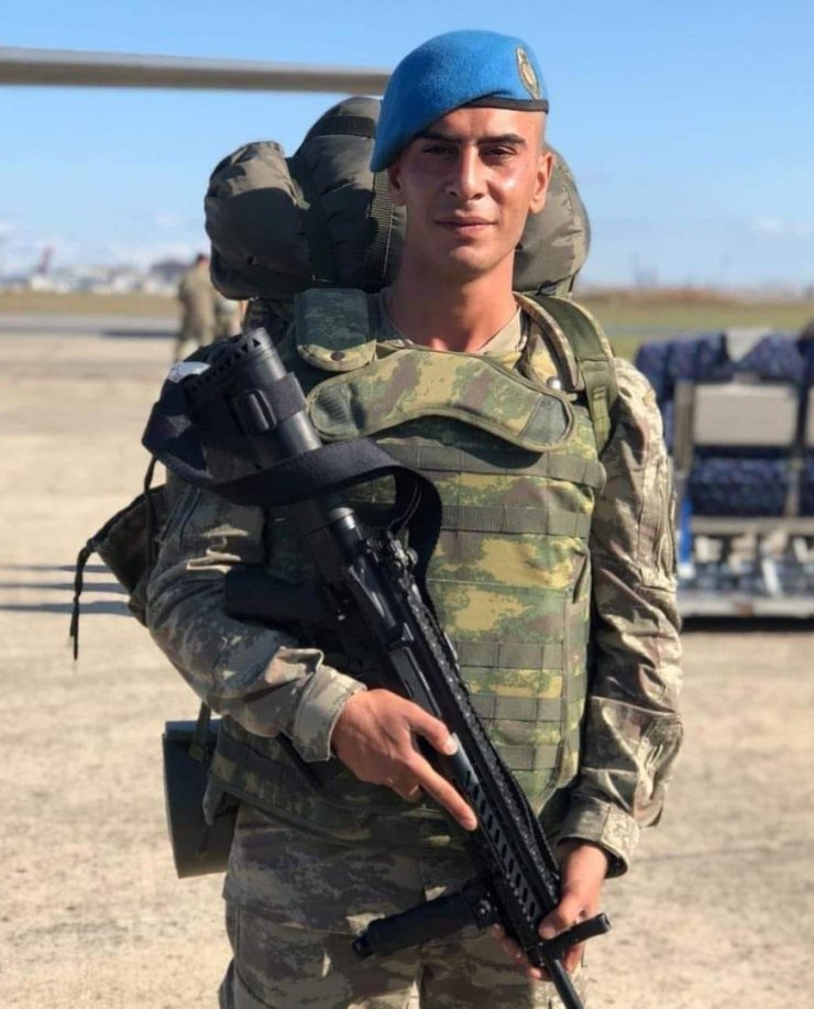 İdlib şehidi uzman çavuş, mezarı başında anıldı