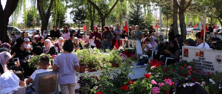İdlib şehidi uzman çavuş, mezarı başında anıldı