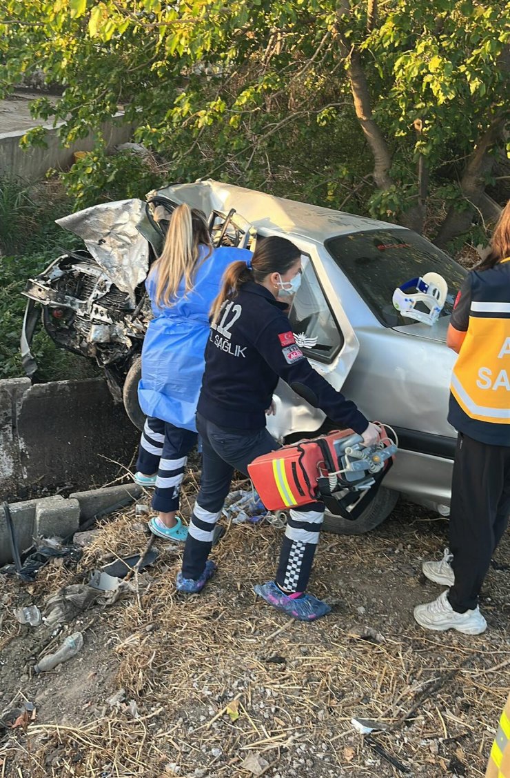 İki otomobilin çarpıştığı kazada sürücü öldü