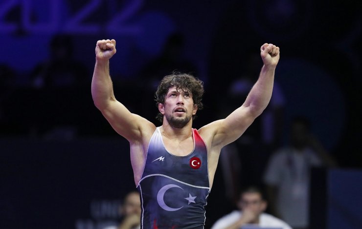 Milli güreşçi Selçuk Can'dan Dünya Şampiyonası'nda bronz madalya