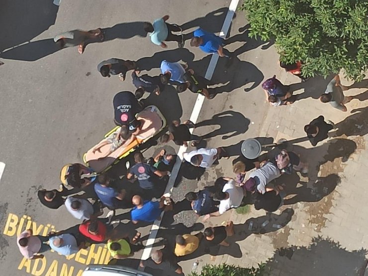 Otomobil, 5 ve 7 yaşındaki kardeşlere çarptı;  ağabeyin durumu ağır