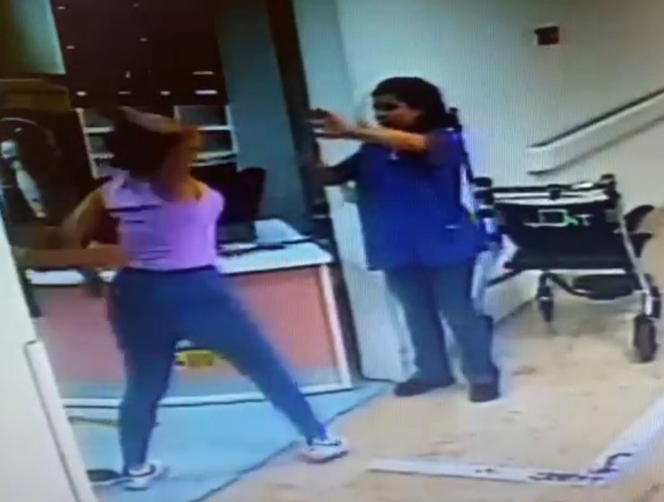 Anne-kız; doktor, hemşire ve güvenlik görevlisine saldırdı