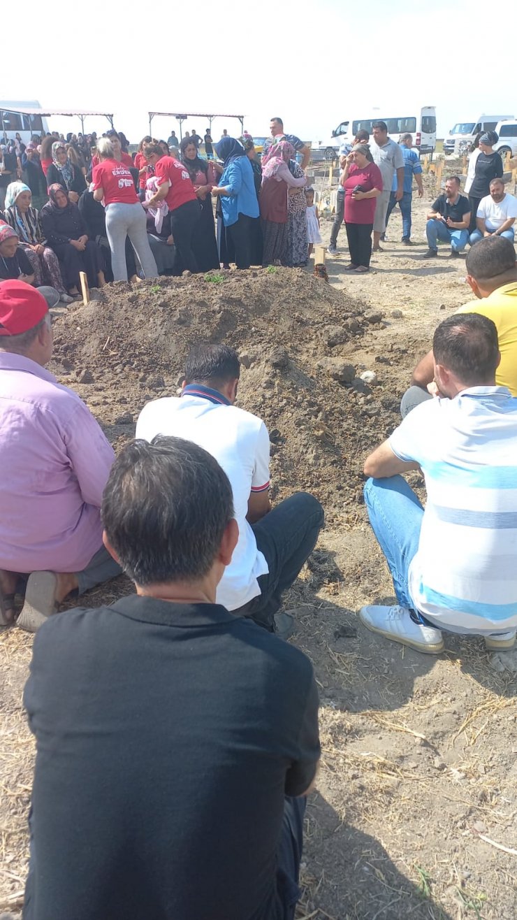 Birlikte yaşadığı kişi tarafından dövülerek öldürülen Ezgi, toprağa verildi