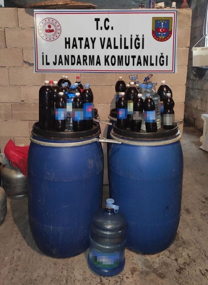 Hatay’da 11 bin 400 litre sahte içki ele geçirildi