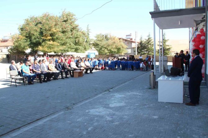 Konya'nın Yunak ilçesinde İlköğretim Haftası kutlandı
