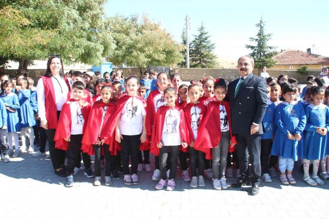 Konya'nın Yunak ilçesinde İlköğretim Haftası kutlandı