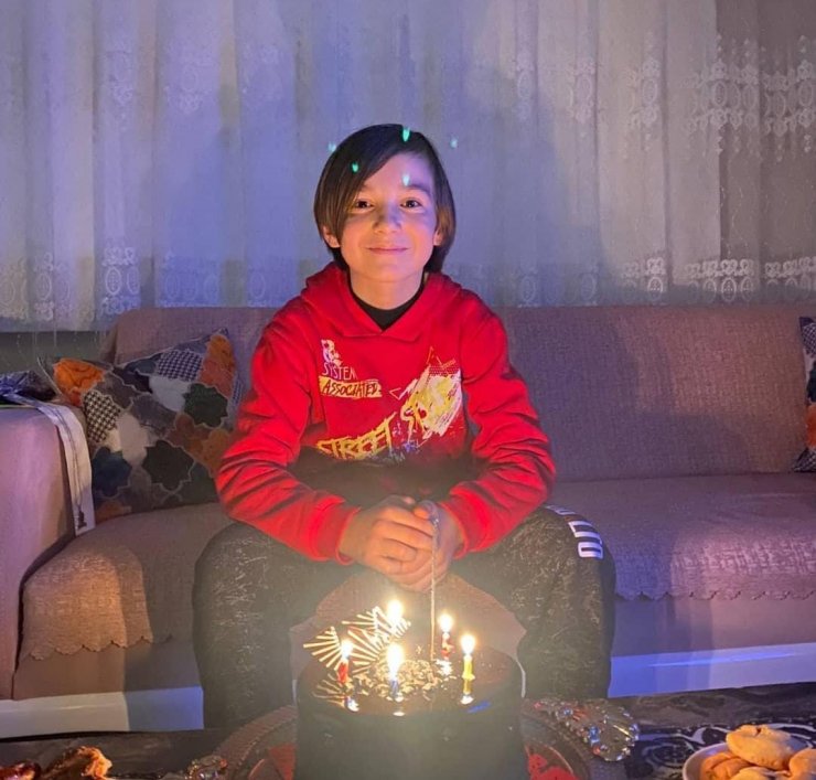 Otomobilin çarptığı bisikletli Uras, 27 günlük yaşam savaşını kaybetti