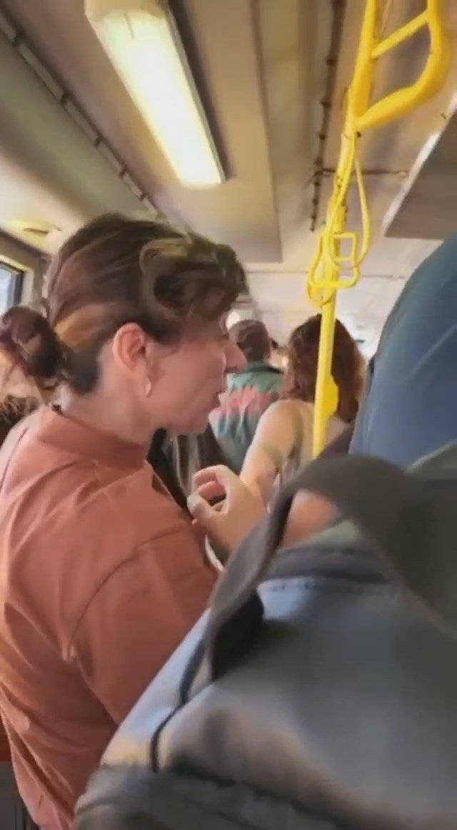 Otobüste bıçaklı dehşet