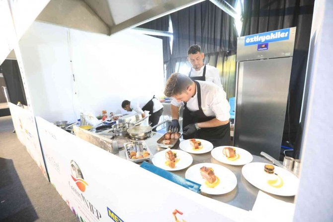 Gastroantep “Local Chef Yarışması”nda usta şefler kıyasıya yarıştı