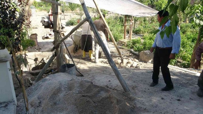 Gelişen teknolojiye rağmen asırlık geleneği sürdürüyorlar