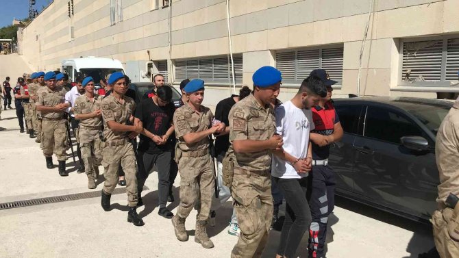 4 ilde 260 vatandaşı dolandıran suç örgütüne operasyon: 28 tutuklama