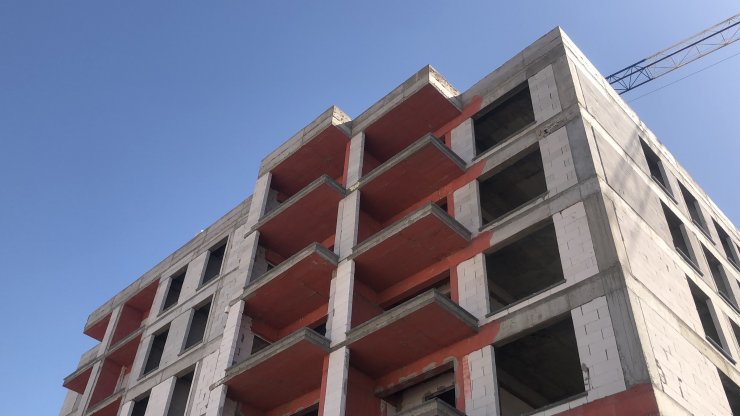 İnşaatın 5'inci katından düşen Suriyeli işçi öldü