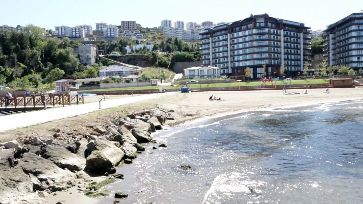 Karadeniz’de kum plajlar genişliyor, sahiller eskiye dönüyor