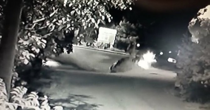 Kontolden çıkan otomobil karşı şeride geçip takla attı...O anlar kameralara yansıdı