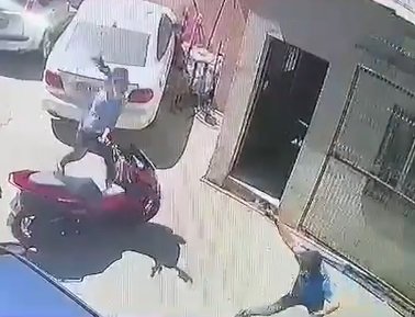 Silahlı saldırıda ölen Hakan, kurtulmak için ayakkabısını fırlatmış