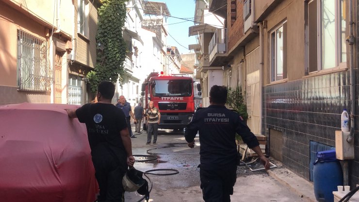 Yanan evde dumandan etkilenen Ufuk, baygın bulundu