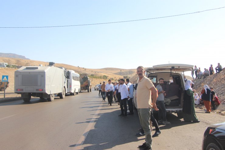 Yasağa rağmen Cudi Dağı'na yürümek isteyen gruba polis müdahalesi
