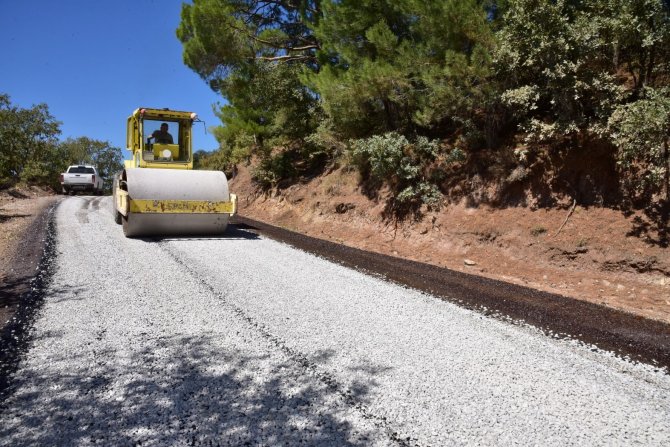 40 yıllık asfalt özlemleri son buldu