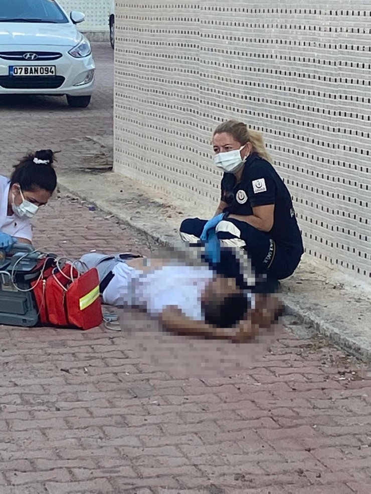 5 katlı binanın çatısından sevgilisinin evinin balkonuna atlamak isterken düşüp öldü