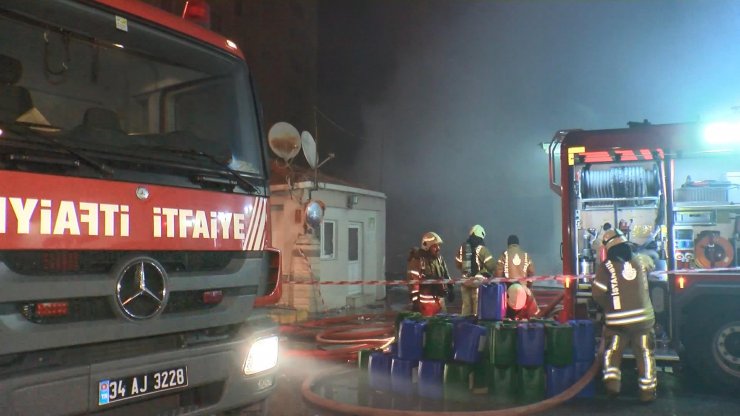Depodaki yangın 7 saattir sürüyor