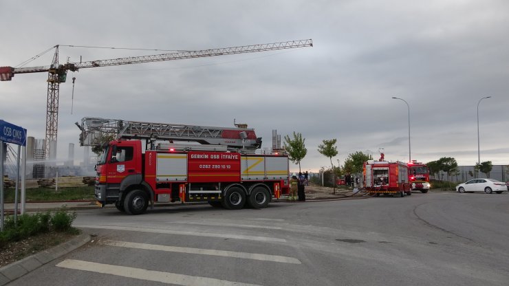 Fabrika inşaatında kaynak yapılırken çıkan kıvılcım yangına yol açtı