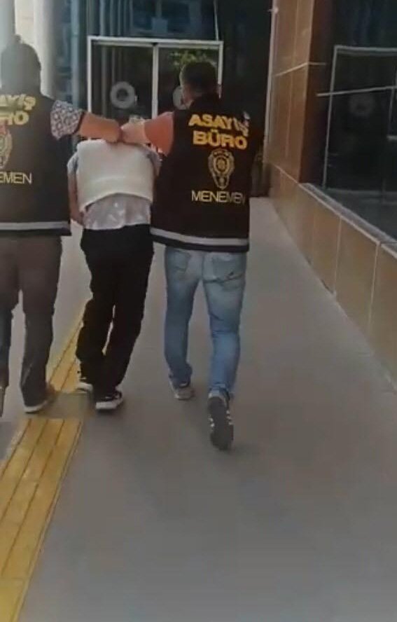 Husumetlisince sokakta göğsünden bıçaklanarak öldürüldü