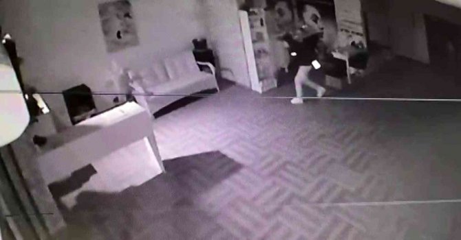 Kartal’da aynı gecede anaokulu ve kuaföre hırsızlık şoku: Ne buldularsa çaldılar