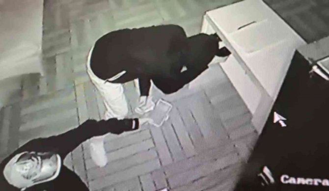 Kartal’da aynı gecede anaokulu ve kuaföre hırsızlık şoku: Ne buldularsa çaldılar