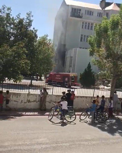 Konya'daki hastanede korkutan yangın! Bir anda alevler yükseldi