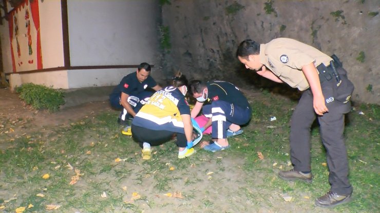 Merdivenlerde dengesini kaybedip 5 metre yükseklikten düştü; ağır yaralandı