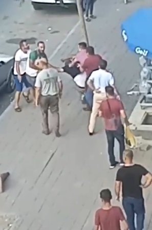 Trafikte ‘yol verme’ kavgası kamerada