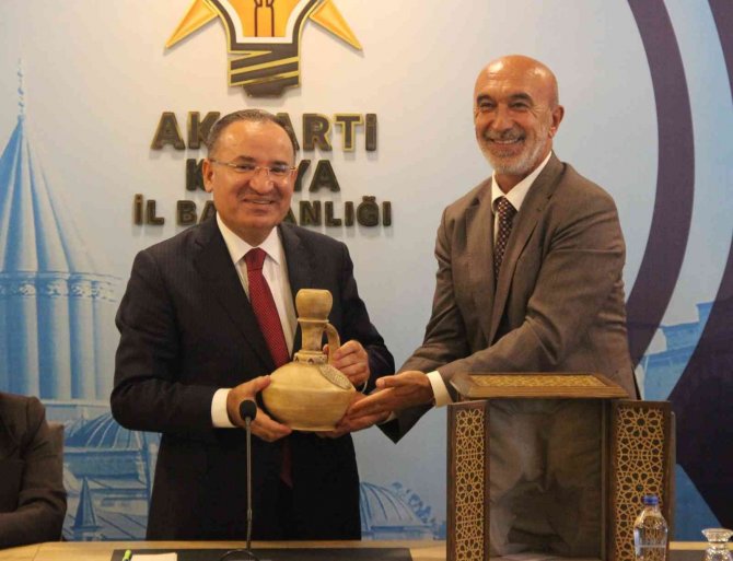 Bakan Bozdağ: “Biz masayı takip ede ede yorulduk, onlar toplana toplana yorulmadılar”