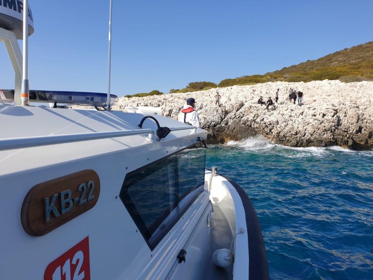 İzmir açıklarında 259 kaçak göçmen kurtarıldı