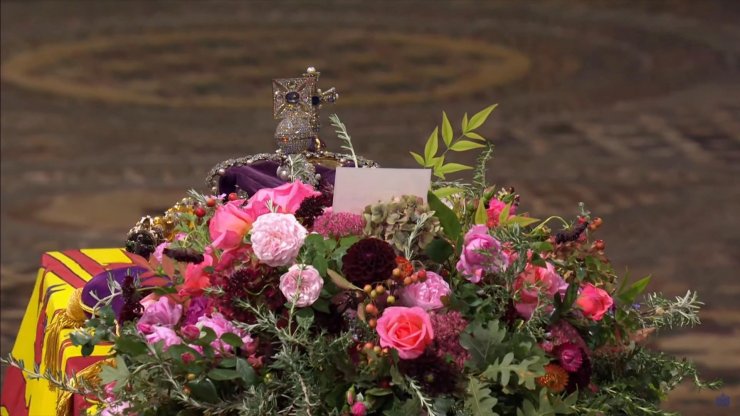 Kraliçe Elizabeth için Westminster Abbey’de cenaze töreni düzenlendi