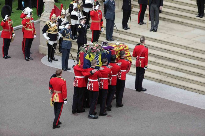 Kraliçe II. Elizabeth son yolculuğuna uğurlandı