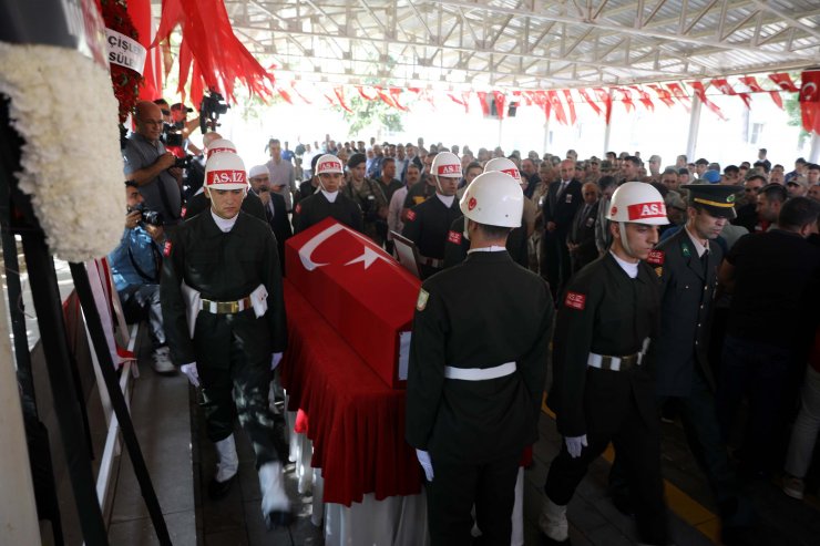 Şehit Sözleşmeli Er İsmet Aybek, son yolculuğuna uğurlandı
