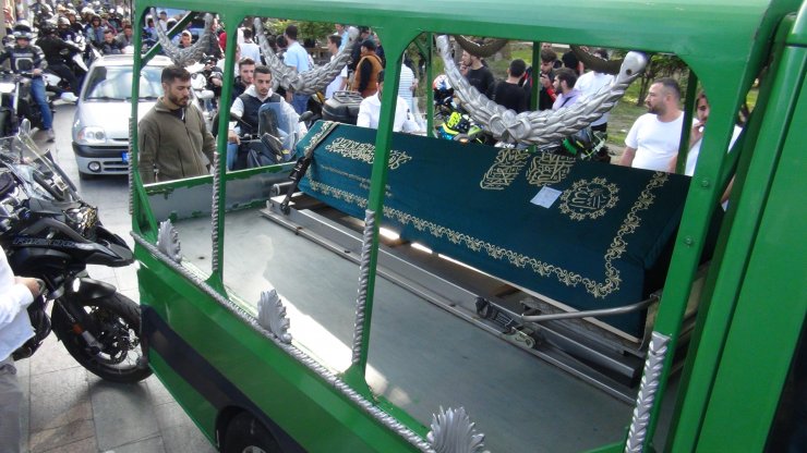 Arkadaşların olduğu iki motosiklet çarpıştı: 1 ölü 2 yaralı