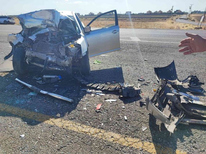 Batman’da tekstil işçilerini taşıyan minibüs kaza yaptı: 12 yaralı