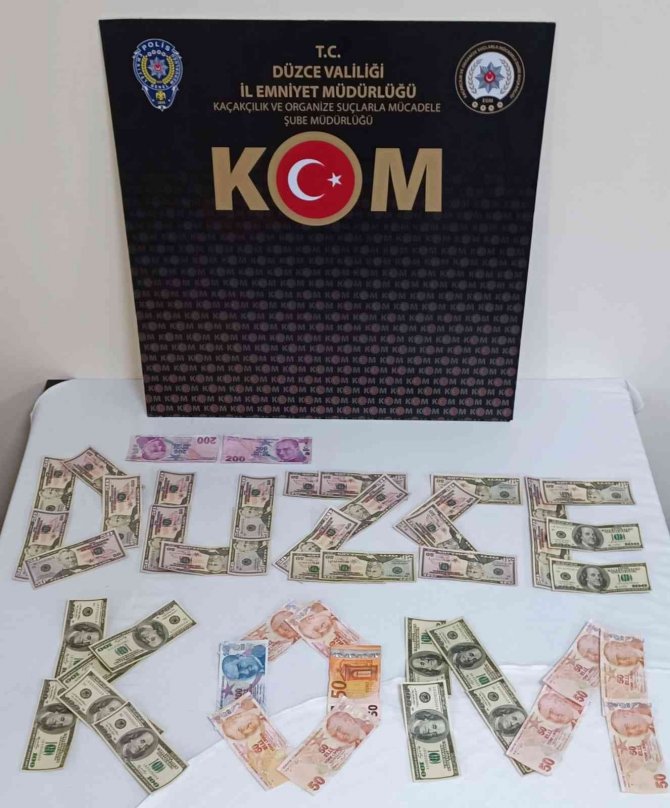 Evli çift sahte para ve uyuşturucuyla yakalandı