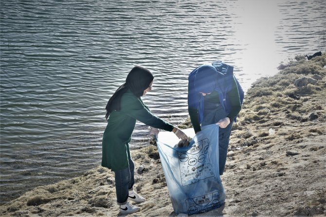 Karatay’ın “Sıfır Atık” gönüllülerinden çöp ve atık temizliği etkinliği